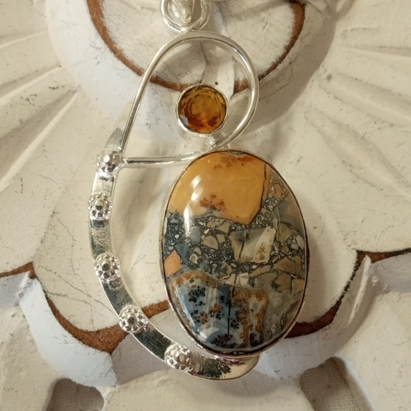 MALIGANO JASPER AND CITRINE STERLING PLATED PENDANT NECKLACE - Picture 3 of 3